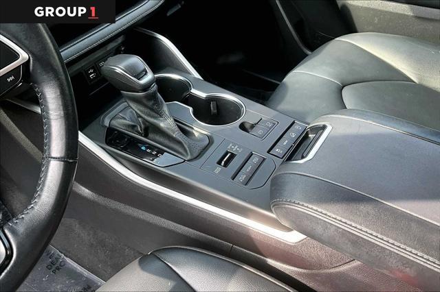 Photo of 2022 Ruby Flare Pearl Toyota Highlander