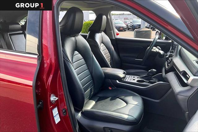 Photo of 2022 Ruby Flare Pearl Toyota Highlander
