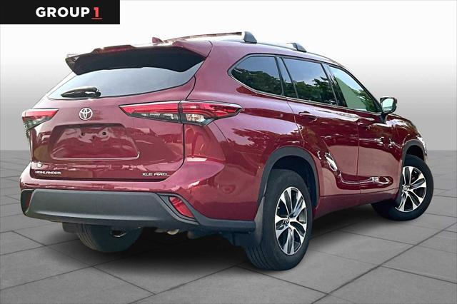 Photo of 2022 Ruby Flare Pearl Toyota Highlander