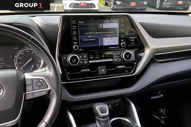 Photo of 2022 Ruby Flare Pearl Toyota Highlander