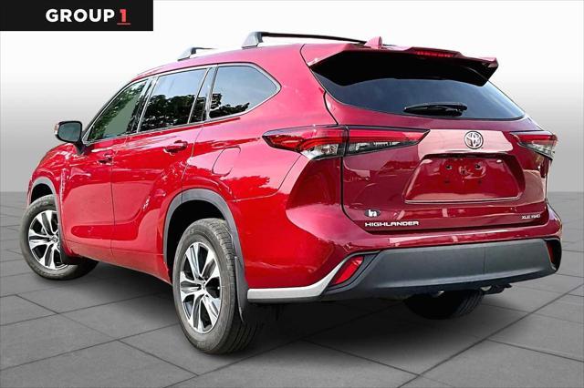 Photo of 2022 Ruby Flare Pearl Toyota Highlander