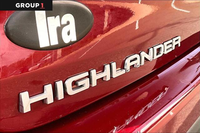 Photo of 2022 Ruby Flare Pearl Toyota Highlander