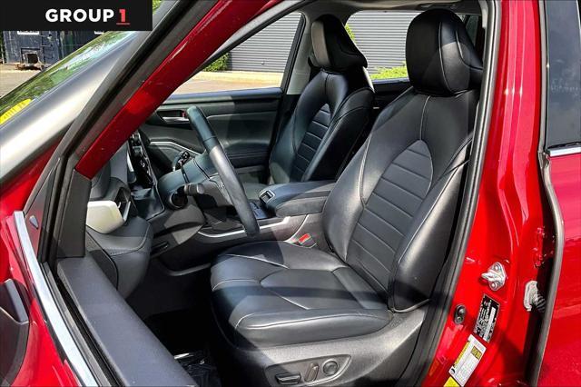 Photo of 2022 Ruby Flare Pearl Toyota Highlander