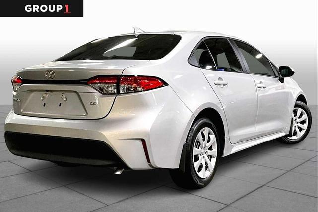 Photo of 2024 Classic Silver Metallic Toyota Corolla