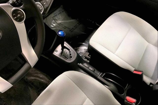 Photo of 2015 Classic Silver Metallic Toyota Prius c