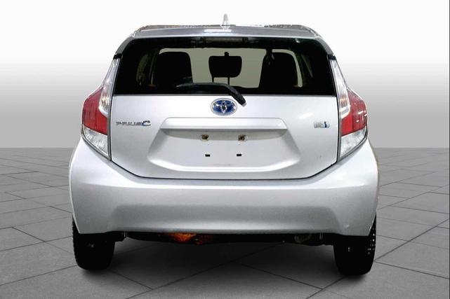 Photo of 2015 Classic Silver Metallic Toyota Prius c