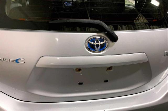 Photo of 2015 Classic Silver Metallic Toyota Prius c
