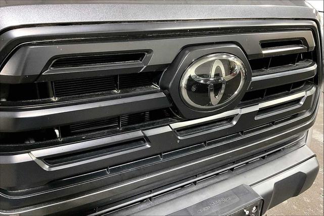 Photo of 2018 Magnetic Gray Metallic Toyota Tacoma