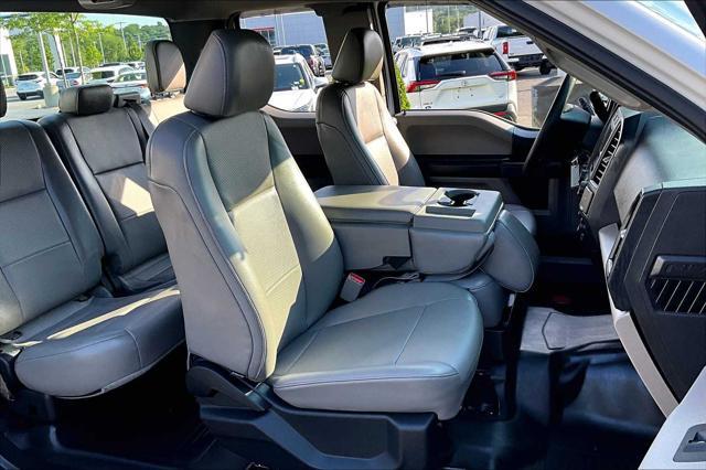 Photo of 2015 Oxford White Ford F-150