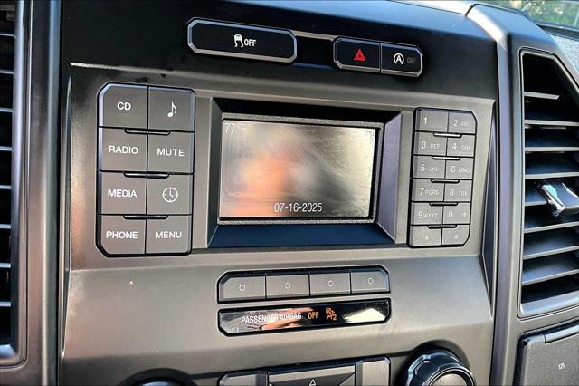Photo of 2015 Oxford White Ford F-150