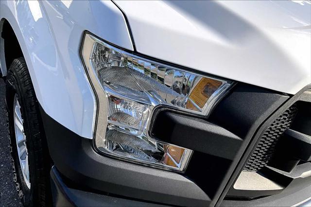 Photo of 2015 Oxford White Ford F-150