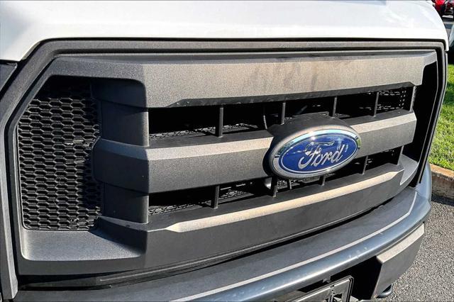 Photo of 2015 Oxford White Ford F-150