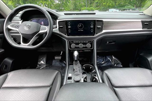 Photo of 2023 Pure White Volkswagen Atlas