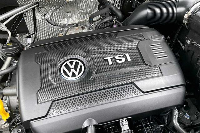 Photo of 2023 Pure White Volkswagen Atlas