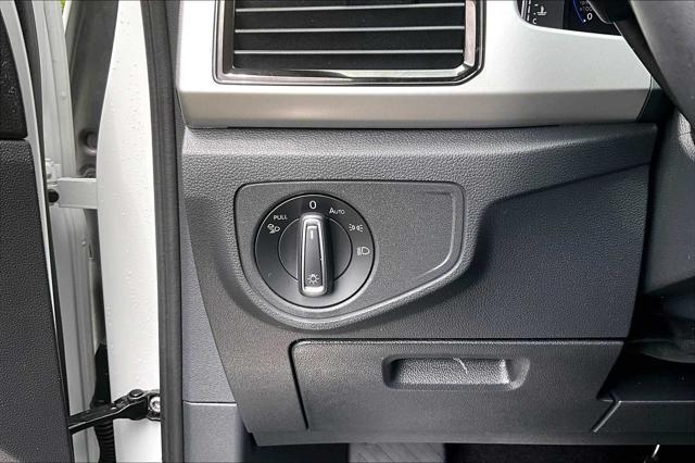 Photo of 2023 Pure White Volkswagen Atlas