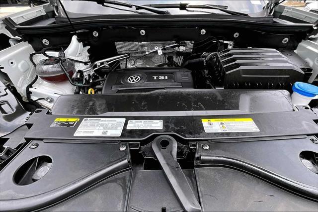 Photo of 2023 Pure White Volkswagen Atlas