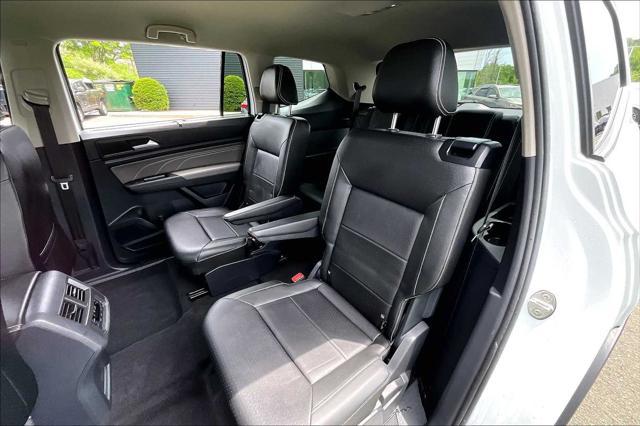 Photo of 2023 Pure White Volkswagen Atlas