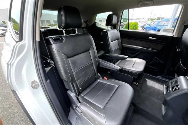 Photo of 2023 Pure White Volkswagen Atlas