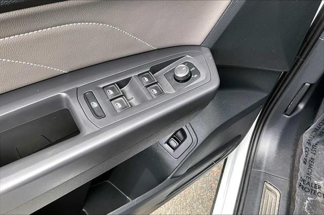 Photo of 2023 Pure White Volkswagen Atlas