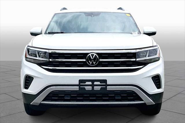 Photo of 2023 Pure White Volkswagen Atlas