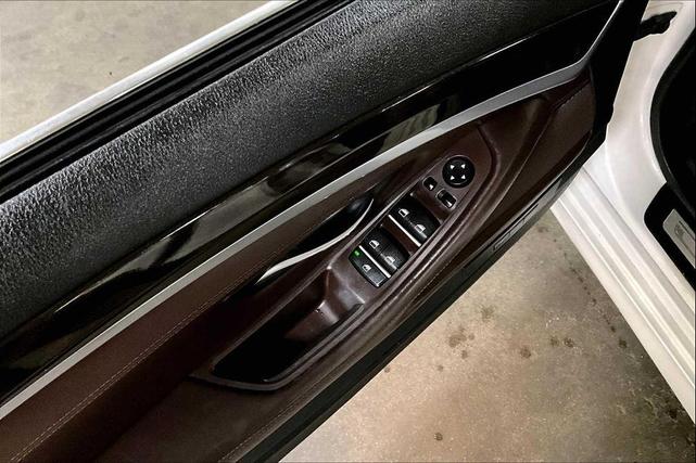 Photo of 2015 Mineral White Metallic BMW 528