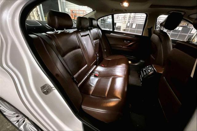 Photo of 2015 Mineral White Metallic BMW 528