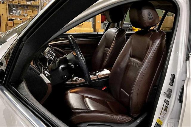 Photo of 2015 Mineral White Metallic BMW 528