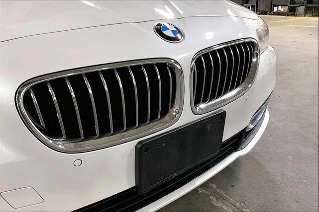 Photo of 2015 Mineral White Metallic BMW 528