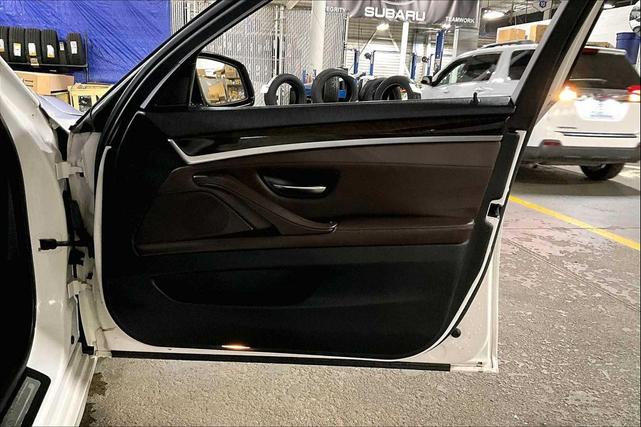 Photo of 2015 Mineral White Metallic BMW 528