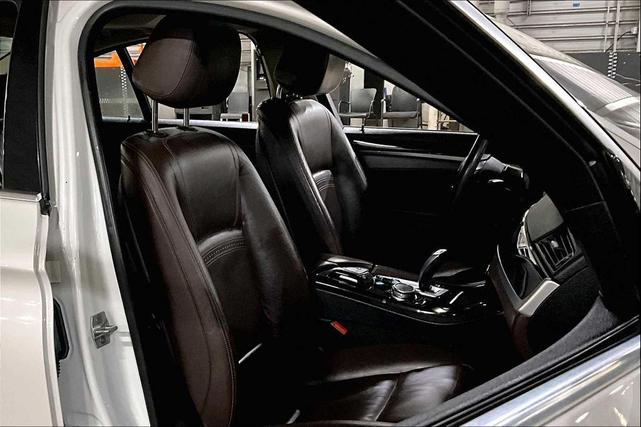 Photo of 2015 Mineral White Metallic BMW 528