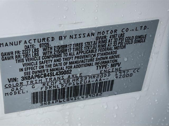 Photo of 2025 Aspen White Tricoat Nissan Kicks
