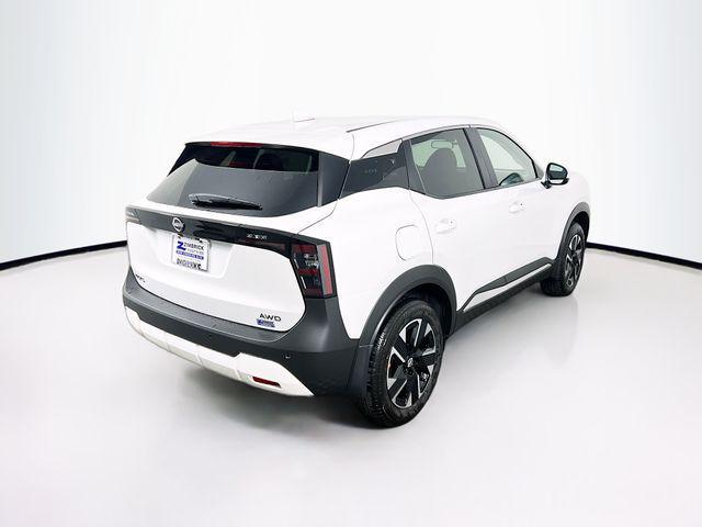 Photo of 2025 Aspen White Tricoat Nissan Kicks