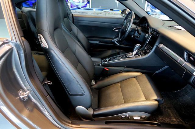 Photo of 2013 Agate Gray Metallic Porsche 911