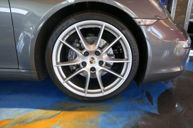 Photo of 2013 Agate Gray Metallic Porsche 911