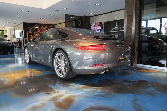 Photo of 2013 Agate Gray Metallic Porsche 911