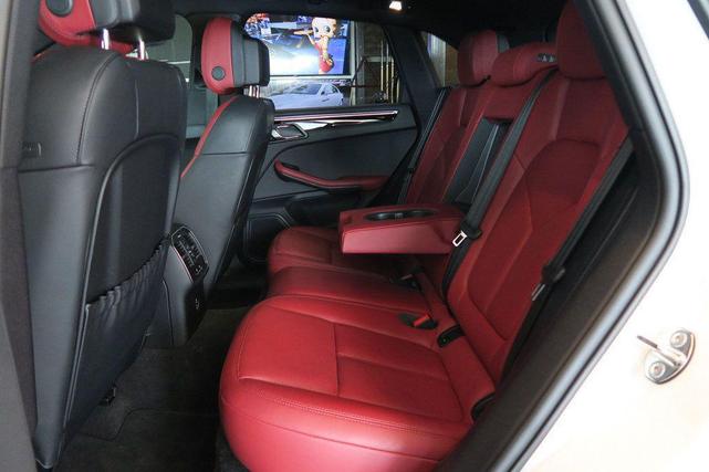 Photo of 2023 White Porsche Macan