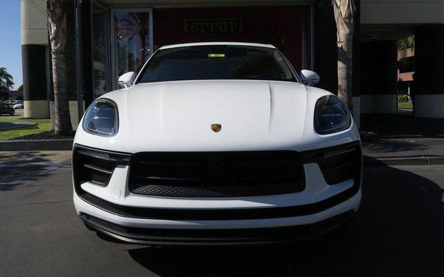 Photo of 2023 White Porsche Macan