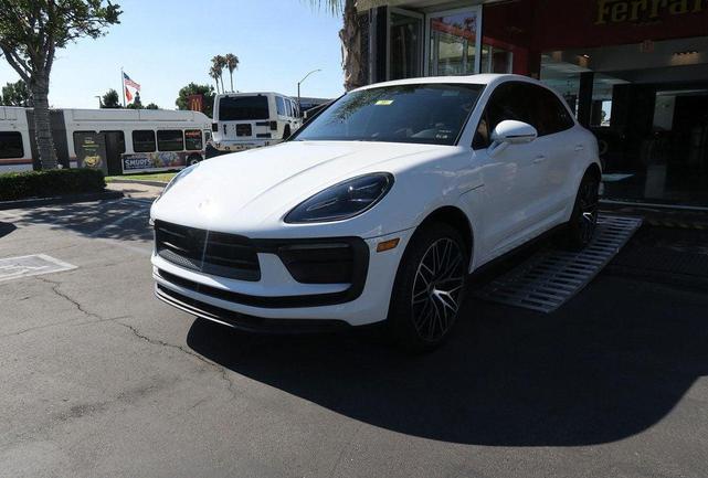 Photo of 2023 White Porsche Macan