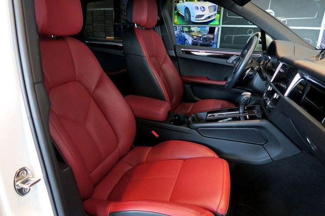 Photo of 2023 White Porsche Macan