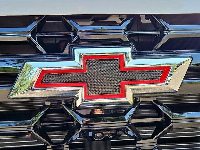 Photo of 2025 Summit White Chevrolet Silverado 2500