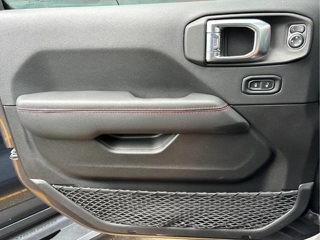 Photo of 2022 Granite Crystal Clearcoat Metallic Jeep Gladiator