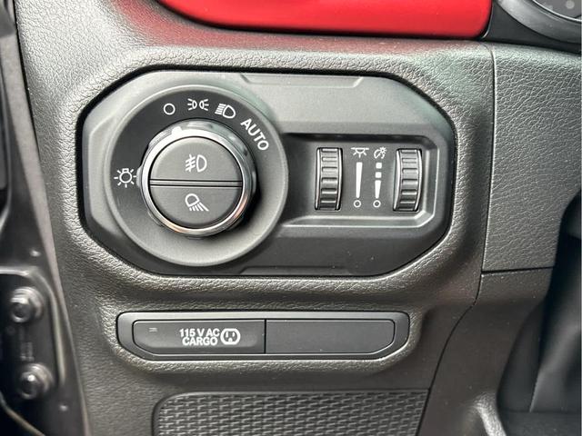Photo of 2022 Granite Crystal Clearcoat Metallic Jeep Gladiator