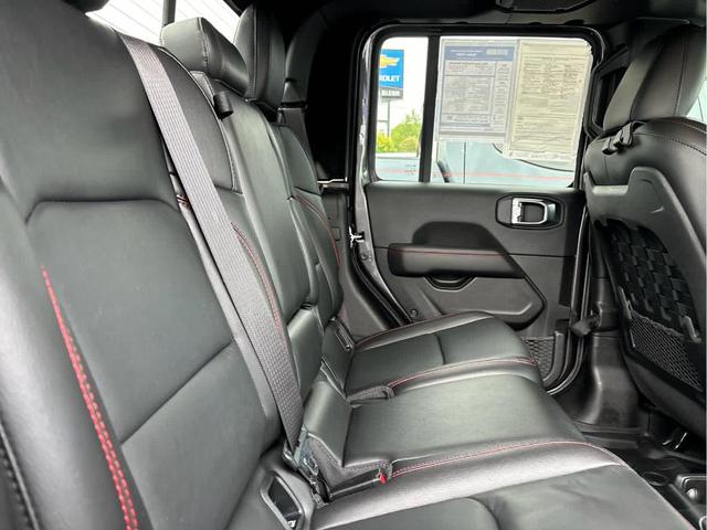 Photo of 2022 Granite Crystal Clearcoat Metallic Jeep Gladiator