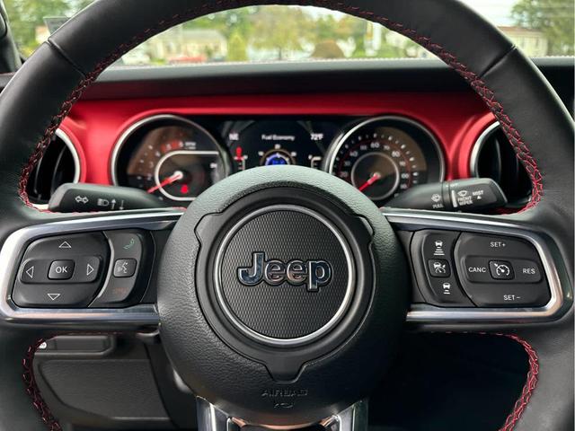 Photo of 2022 Granite Crystal Clearcoat Metallic Jeep Gladiator