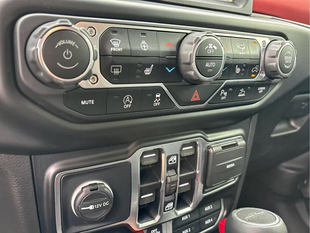 Photo of 2022 Granite Crystal Clearcoat Metallic Jeep Gladiator