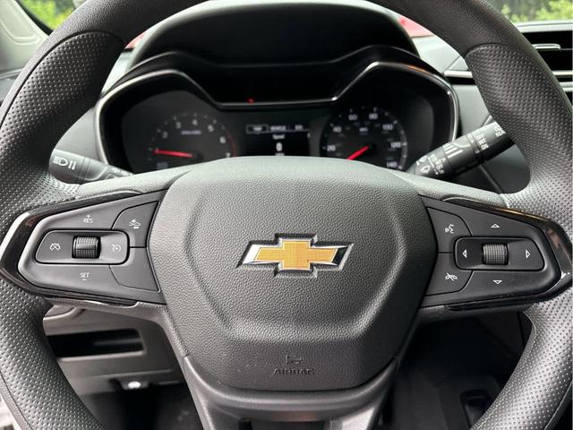 Photo of 2022 Summit White Chevrolet Trailblazer