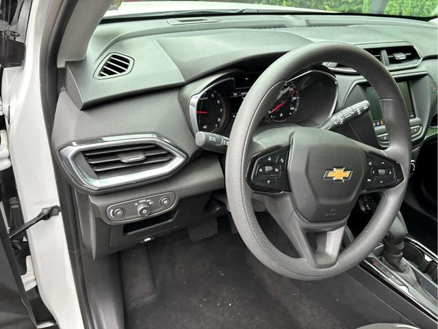 Photo of 2022 Summit White Chevrolet Trailblazer