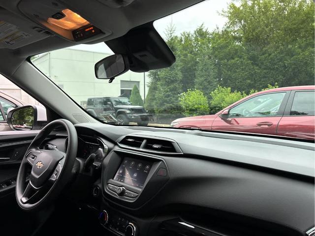 Photo of 2022 Summit White Chevrolet Trailblazer