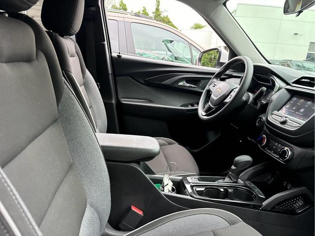 Photo of 2022 Summit White Chevrolet Trailblazer