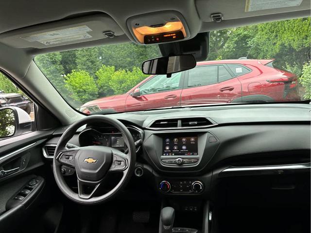 Photo of 2022 Summit White Chevrolet Trailblazer